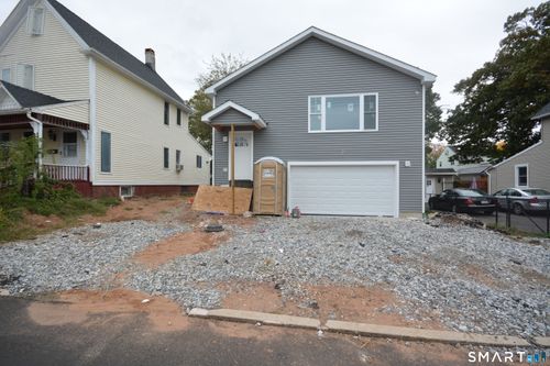 43 Baggott St, West Haven, CT, 06516-2804 | Card Image