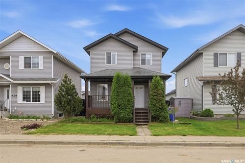 422 Blakeney Cres, Saskatoon, SK, S7L7N5 | Card Image