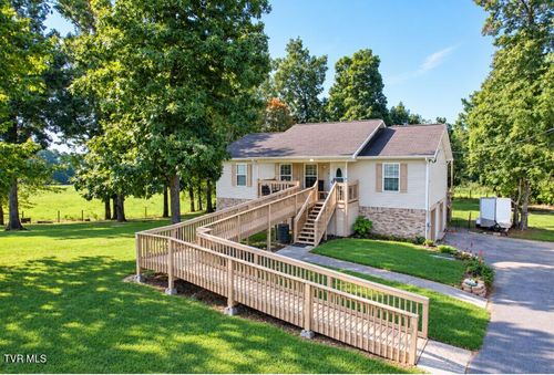 621 Keene Cir, Dandridge, TN, 37725-6191 | Card Image