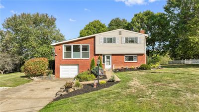 112 Tanglewood Dr, House other with 3 bedrooms, 2 bathrooms and 1 parking in Middlesex Twp PA | Image 1