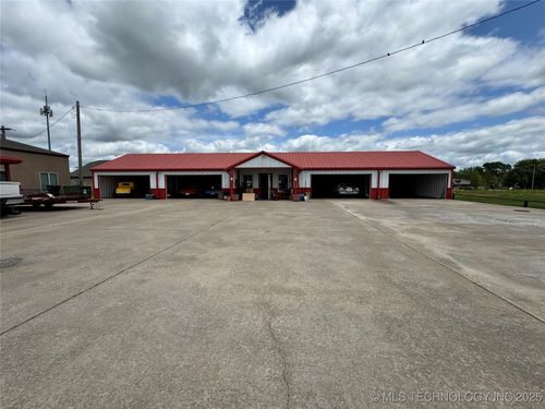 204 Will Rogers Boulevard, Skiatook, OK, 74070 | Card Image