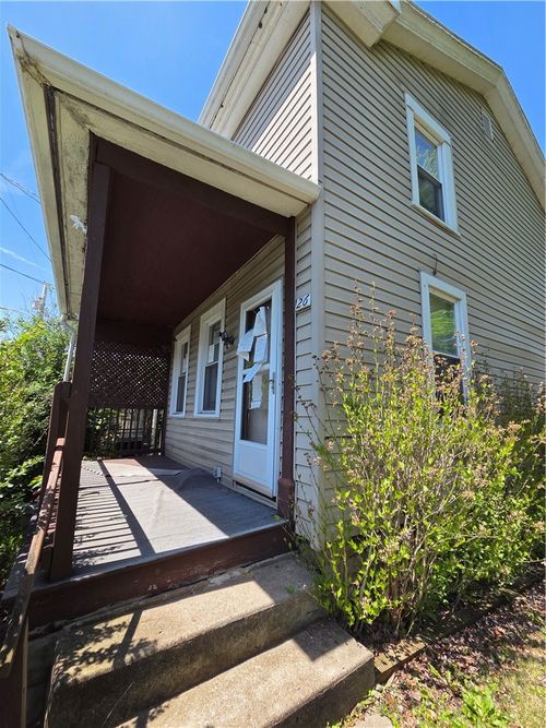 26 Miller St, Latrobe, PA, 15650-1431 | Card Image
