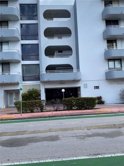 405-8201 Byron Ave, Miami Beach, FL, 33141 | Card Image