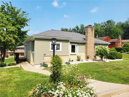 616 Maple St, Jeannette, PA, 15644-2811 | Card Image