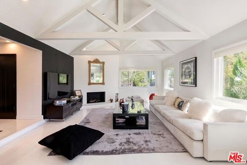 3063 Deep Canyon Dr, Beverly Hills, CA, 90210-1011 | Card Image