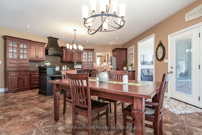 24 Carriage Lane, House other with 3 bedrooms, 3 bathrooms and 6 parking in Bayfield ON | Image 22
