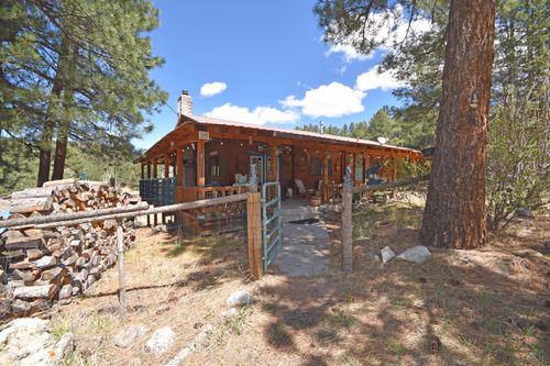 19 Canoe Ct, Jemez Springs, NM, 87025-9142 | Card Image