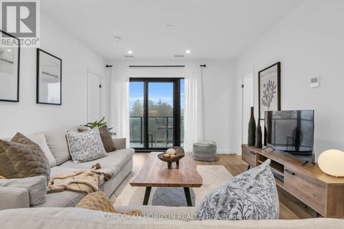 507-525 New Dundee Rd, Kitchener, ON, N2P0K9 | Card Image