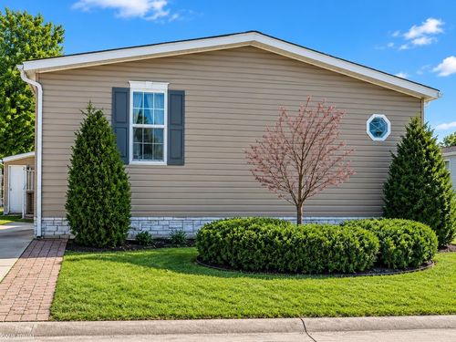 14560 Keswick Dr, Shelby Township, MI, 48315-3764 | Card Image