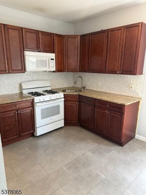 55 Stuyvesant Ave, Newark, NJ, 07106-1711 | Card Image