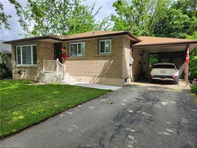 6567 Leeming St, House other with 4 bedrooms, 2 bathrooms and 3 parking in Niagara Falls ON | Image 1