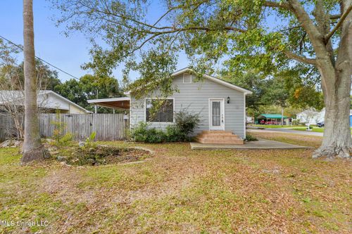 1705 14th St, Pascagoula, MS, 39567-6703 | Card Image