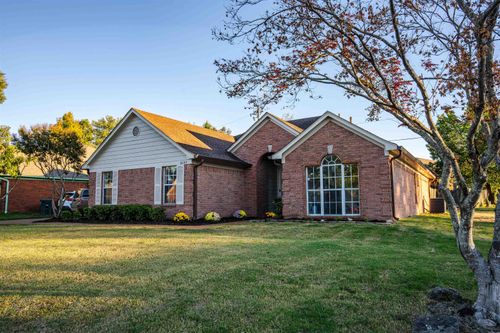 8643 Timber Creek Dr, Cordova, TN, 38018-6481 | Card Image