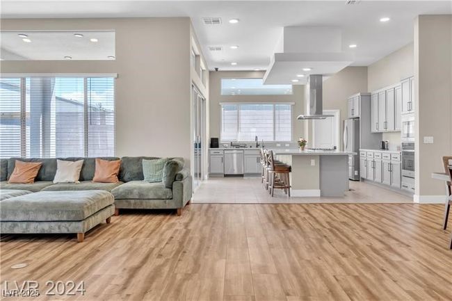 10301 Fairview Ridge Ct, House other with 4 bedrooms, 3 bathrooms and null parking in Las Vegas NV | Image 13