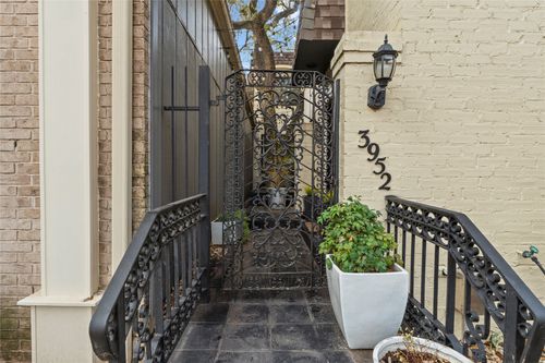 3952 Far West Blvd, Austin, TX, 78731-2901 | Card Image