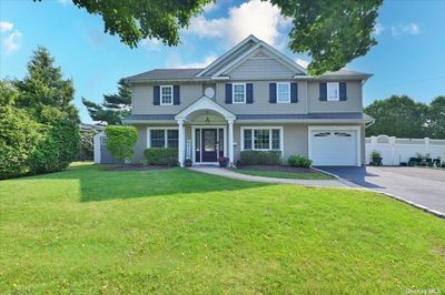 4 Croyden Drive, House other with 5 bedrooms, 2 bathrooms and null parking in Massapequa NY | Image 1