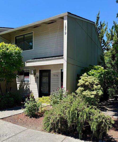 1c-1279 Maple Leaf Ct, Medford, OR, 97504-7613 | Card Image