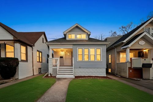 10813 Eggleston Ave, Chicago, IL, 60628-3221 | Card Image