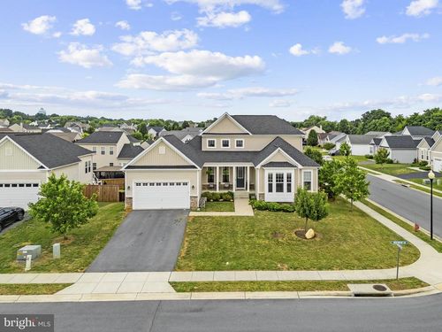 18 Graywood Ln, CHARLES TOWN, WV, 25414-1391 | Card Image