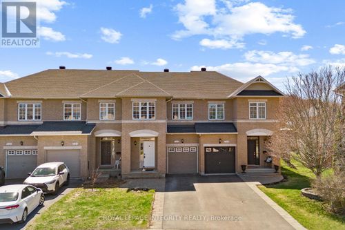 722 Nakina Way, Ottawa, ON, K1V2H9 | Card Image