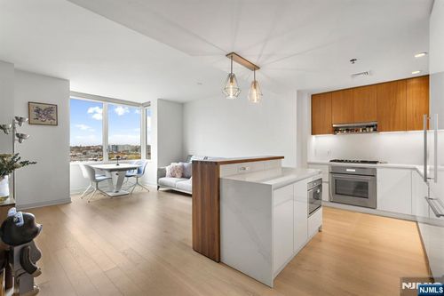 1000 Maxwell Ln, Hoboken, NJ, 07030-7798 | Card Image