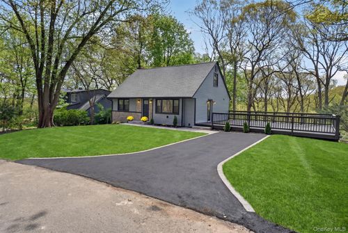 33 Tuscarora Dr, Centerport, NY, 11721-1532 | Card Image