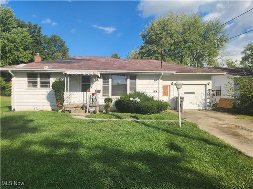 1341 Kenneth St, Youngstown, OH, 44505-3825 | Card Image