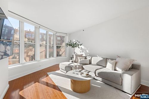 1125 Maxwell Ln, Hoboken, NJ, 07030-6836 | Card Image