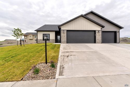 3516 Taylor Made Dr, Rapid City, SD, 57703-4512 | Card Image