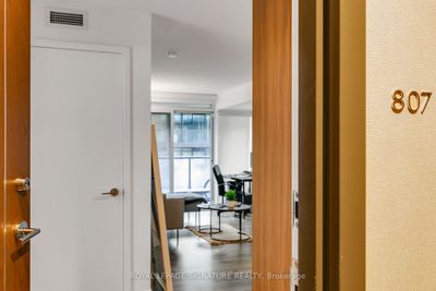 807 - 70 Queens Wharf Rd, Condo with 1 bedrooms, 1 bathrooms and null parking in Toronto ON | Image 3