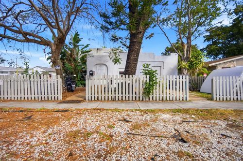 224 Sw 14th St, Dania Beach, FL, 33004-4239 | Card Image