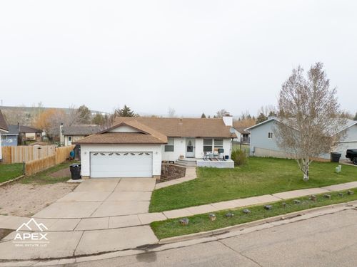 324 Emerson Ave, Evanston, WY, 82930-4962 | Card Image