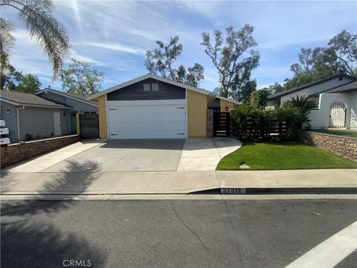 27312 Las Nieves, Mission Viejo, CA, 92691-1012 | Card Image