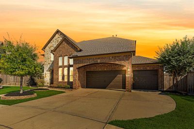 Rare 3 car bay garage | Image 2