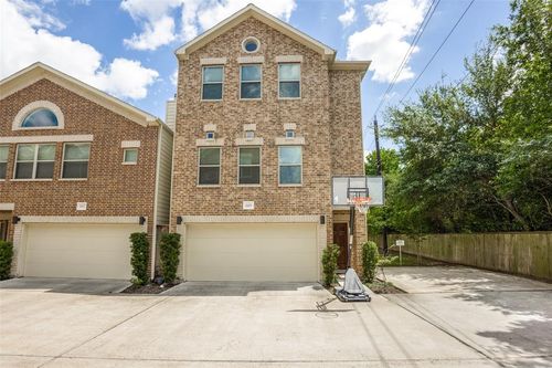 11609 Main Pine Drive, Houston, TX, 77025 | Card Image