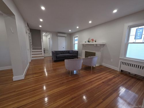 325 Pacific Ave, Cedarhurst, NY, 11516-1813 | Card Image