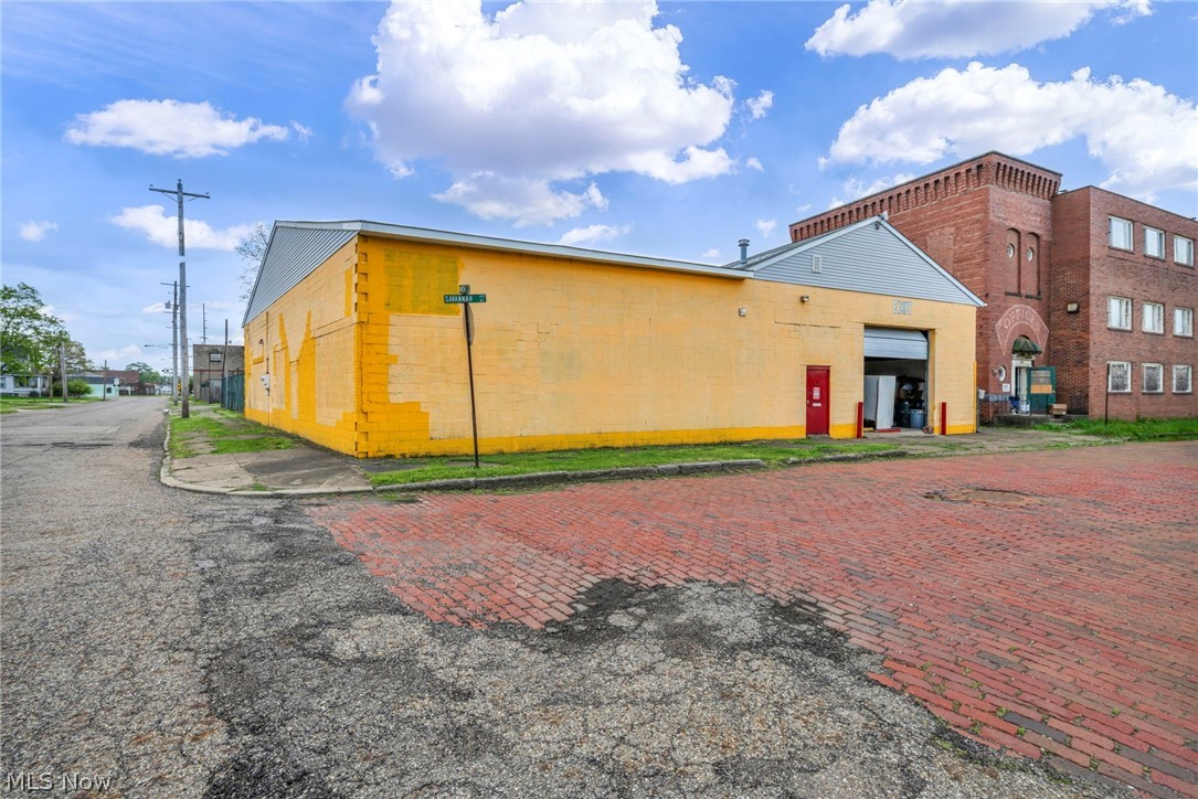 Commercial Lease in Canton 2