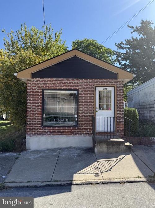 409 Green St, BRIDGEPORT, PA, 19405-1139 | Card Image