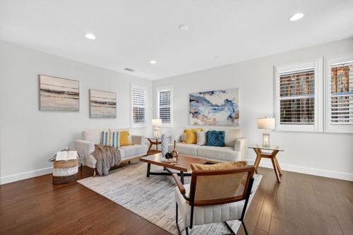 3210 La Rochelle Way, San Jose, CA, 95135-2384 | Card Image