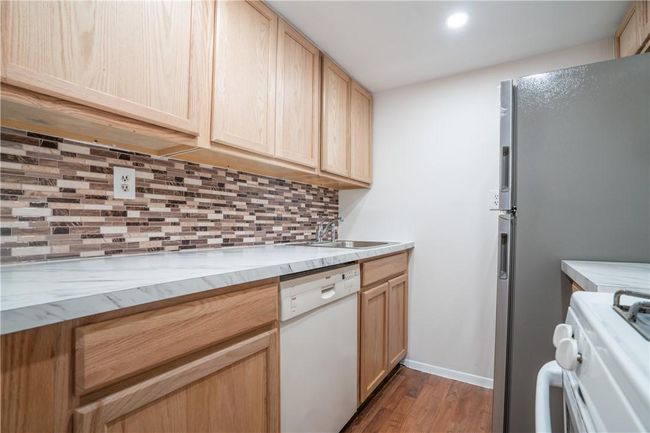 APT-3M - 397 Broadway, Home with 1 bedrooms, 1 bathrooms and 1 parking in Yonkers NY | Image 4