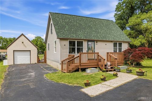 995 Saunders Settlement Rd, Lewiston, NY, 14092 | Card Image