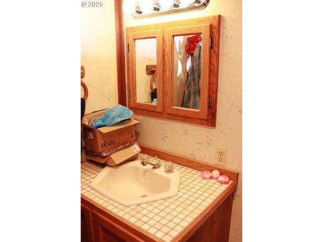 1783 View St, House attached with 3 bedrooms, 2 bathrooms and 2 parking in Myrtle Point OR | Image 30