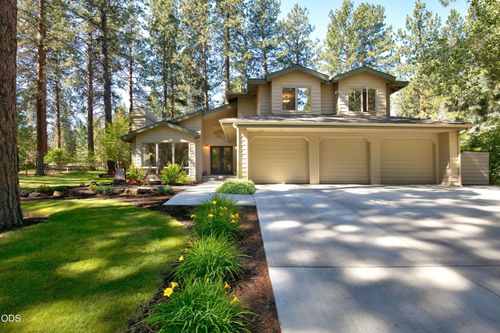 60643 Thunderbird, Bend, OR, 97702-9653 | Card Image