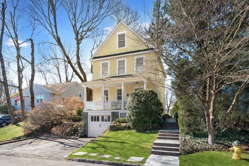 16 Winthrop Ave, Larchmont, NY, 10538-3219 | Card Image