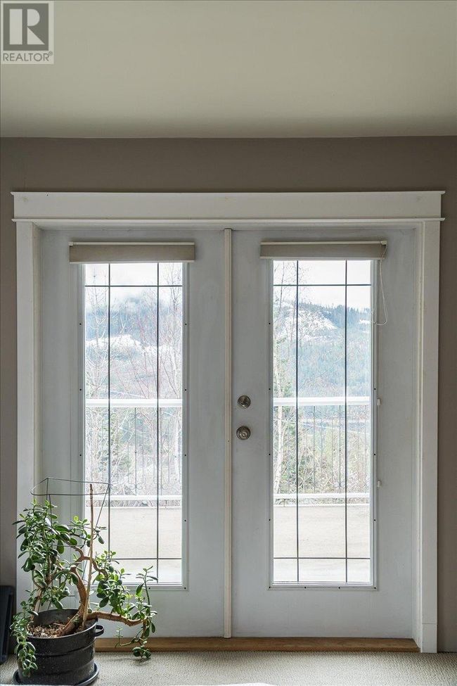 3829 Aaron Rd, House other with 2 bedrooms, 2 bathrooms and 3 parking in Bonnington BC | Image 40