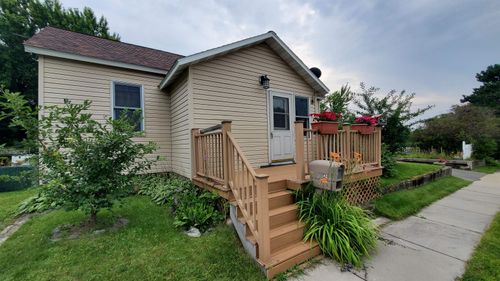 42 W Shagawa Rd, Ely, MN, 55731-1011 | Card Image