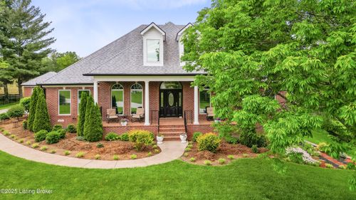 110 Saratoga Dr, Frankfort, KY, 40601-4803 | Card Image