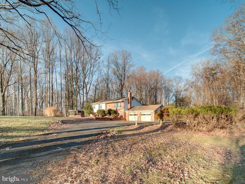 9315 Lees Ridge Rd, WARRENTON, VA, 20186-8662 | Card Image