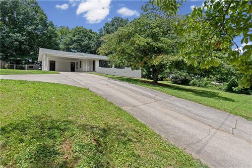 3138 Esther Dr, Gainesville, GA, 30504-5531 | Card Image