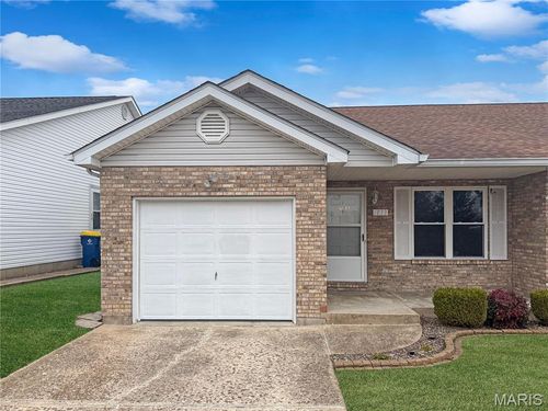 1033 Bieker Rd, Washington, MO, 63090-6621 | Card Image